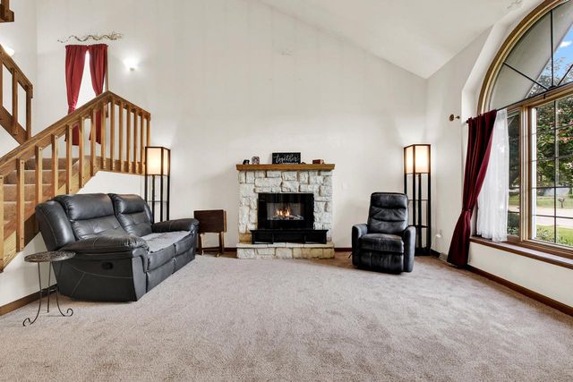 8215 S Wildwood DRIVE, Oak Creek, WI 53154