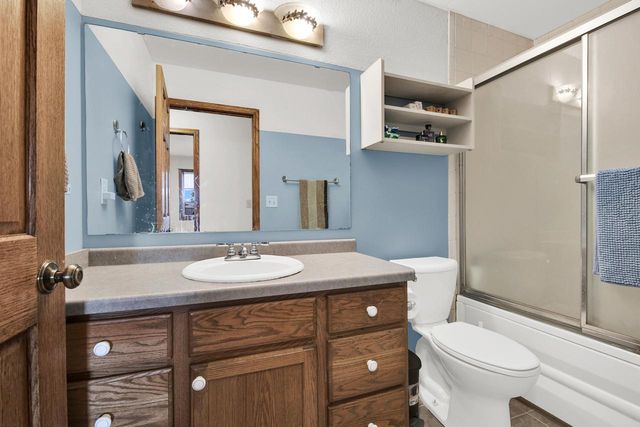 8215 S Wildwood DRIVE, Oak Creek, WI 53154