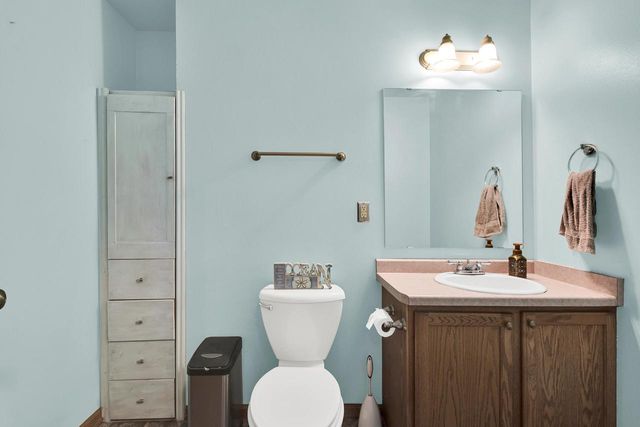 8215 S Wildwood DRIVE, Oak Creek, WI 53154