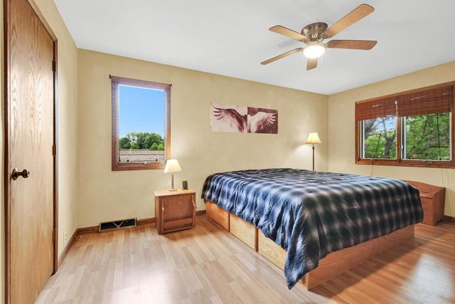 8215 S Wildwood DRIVE, Oak Creek, WI 53154