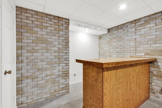 8215 S Wildwood DRIVE, Oak Creek, WI 53154