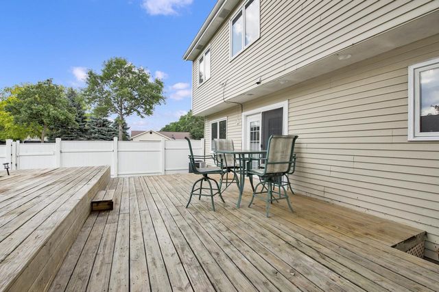 8215 S Wildwood DRIVE, Oak Creek, WI 53154