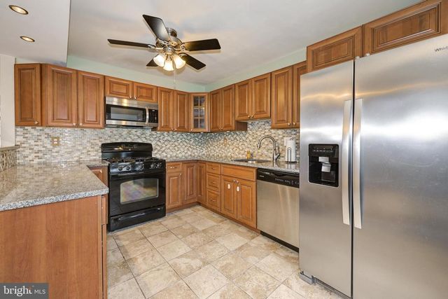 76 ARGYLE AVE, Blackwood, NJ 08012