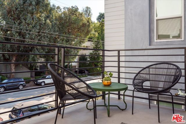 1925 Griffith Park Boulevard, Los Angeles, CA 90039