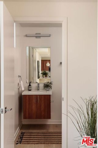 1925 Griffith Park Boulevard, Los Angeles, CA 90039