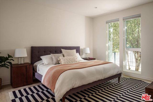 1925 Griffith Park Boulevard, Los Angeles, CA 90039