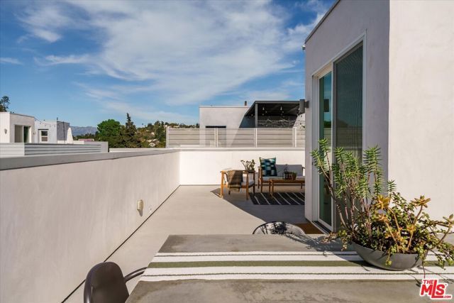 1925 Griffith Park Boulevard, Los Angeles, CA 90039