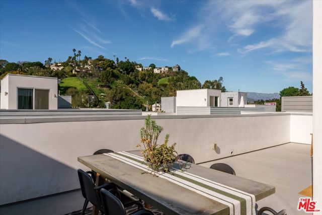 1925 Griffith Park Boulevard, Los Angeles, CA 90039