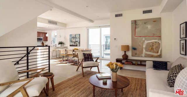 1925 Griffith Park Boulevard, Los Angeles, CA 90039