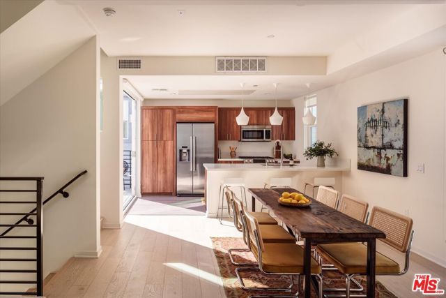 1925 Griffith Park Boulevard, Los Angeles, CA 90039