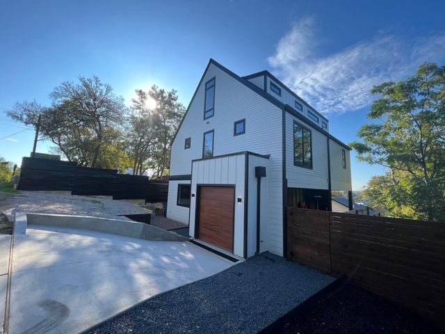 1914 E 8th ST, Austin, TX 78702