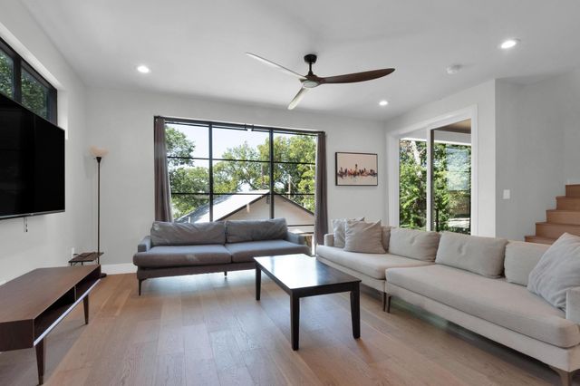 1914 E 8th ST, Austin, TX 78702