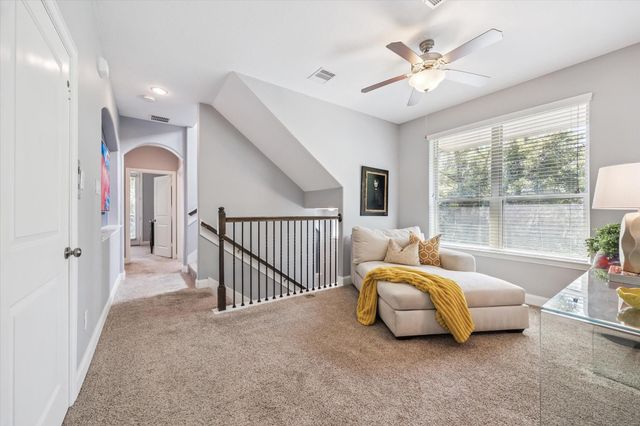 725 Via Lago, Webster, TX 77598