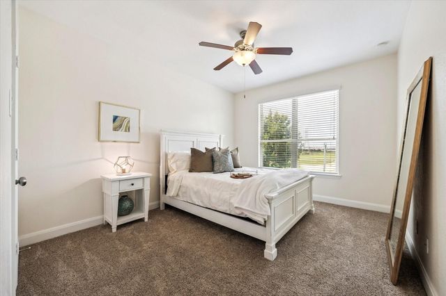 725 Via Lago, Webster, TX 77598