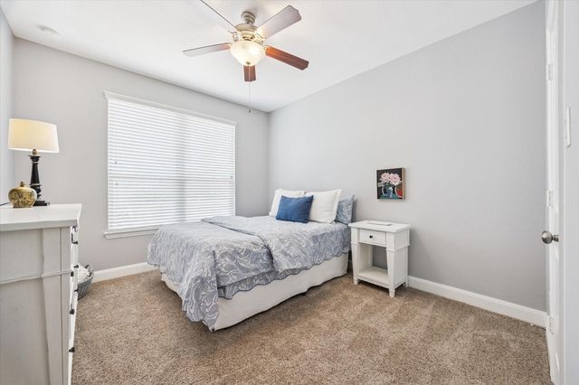 725 Via Lago, Webster, TX 77598