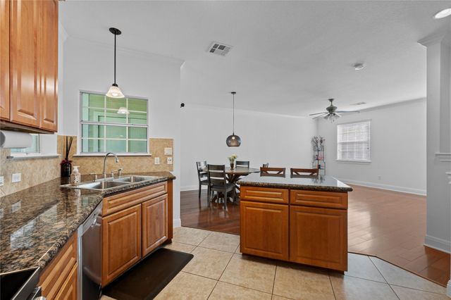 1402 Parker LN 3, Austin, TX 78741