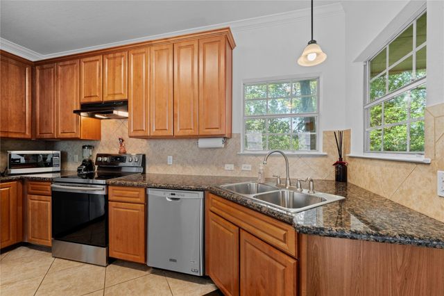 1402 Parker LN 3, Austin, TX 78741
