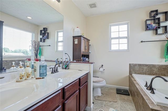 2032 Bridgewater Lane, Monroe, OH 45050