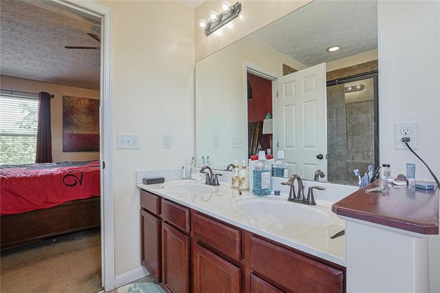 2032 Bridgewater Lane, Monroe, OH 45050