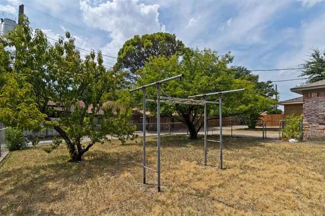 5842 marview Lane, Dallas, TX 75227