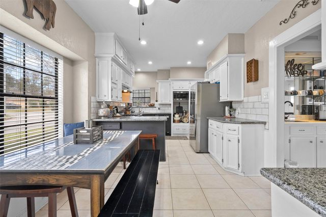 41 Windsor Drive, Conroe, TX 77304