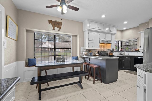 41 Windsor Drive, Conroe, TX 77304