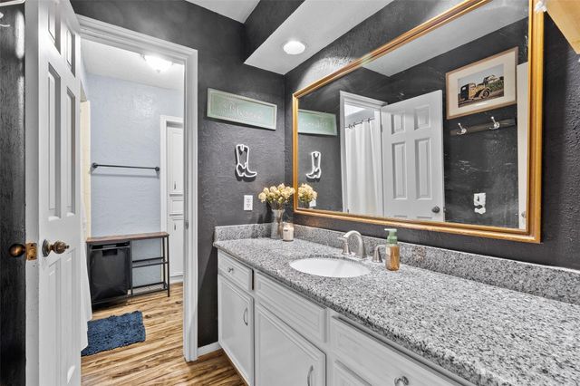 41 Windsor Drive, Conroe, TX 77304