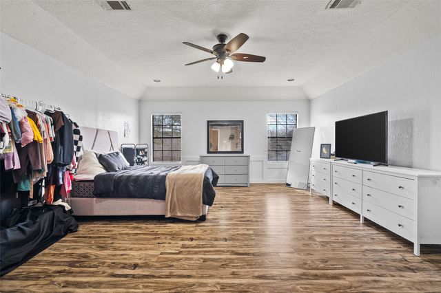 41 Windsor Drive, Conroe, TX 77304