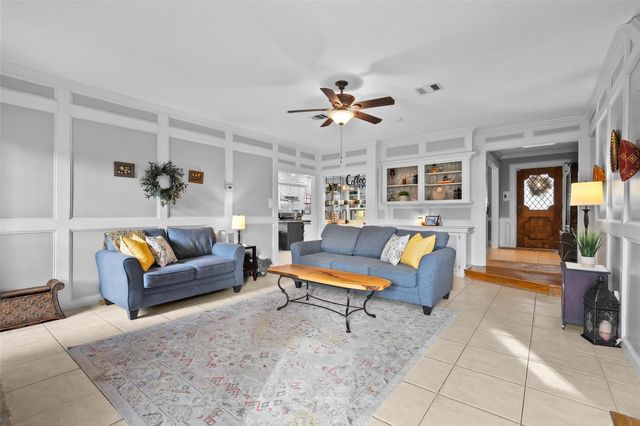 41 Windsor Drive, Conroe, TX 77304