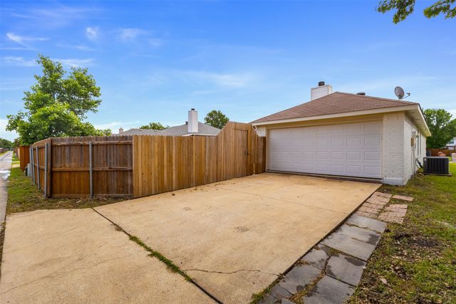 7205 Airline Drive, Rowlett, TX 75089