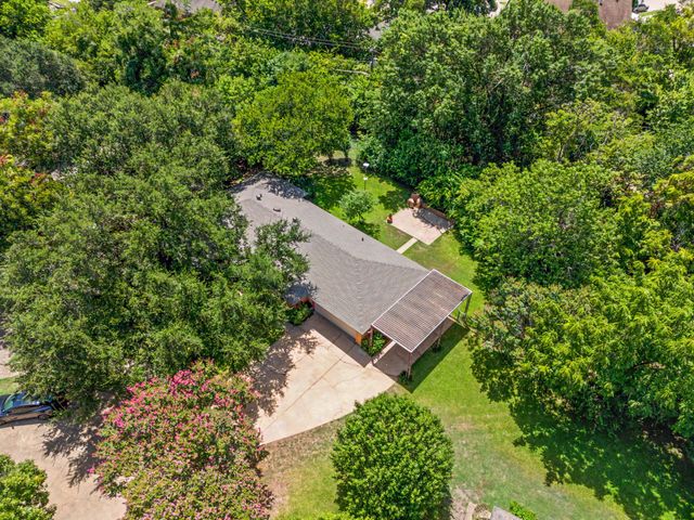526 Nesbit Court, Garland, TX 75041