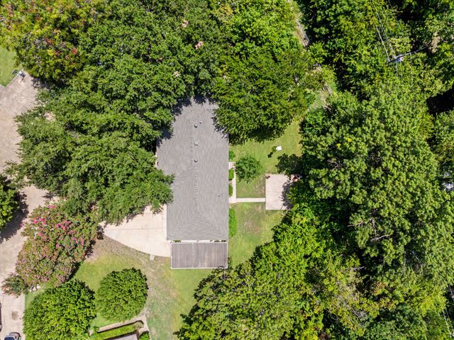 526 Nesbit Court, Garland, TX 75041