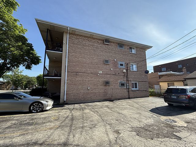 5925 W Montrose Avenue 3C, Chicago, IL 60634