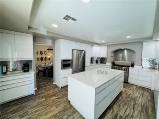 6251 Tuckaway Avenue, Las Vegas, NV 89139