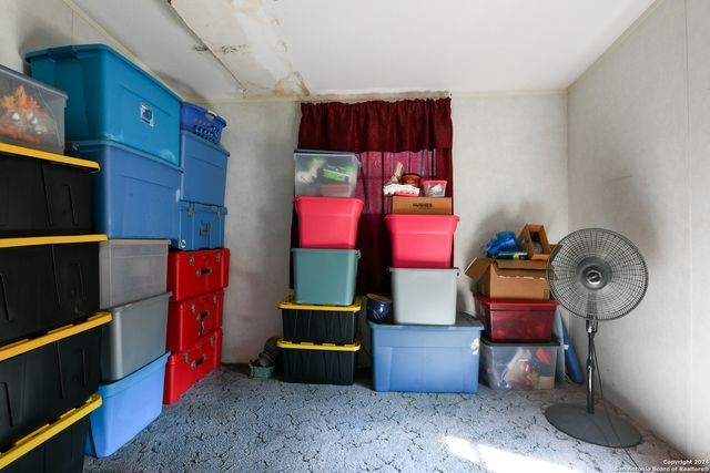 270 Camelot Ln, San Antonio, TX 78264