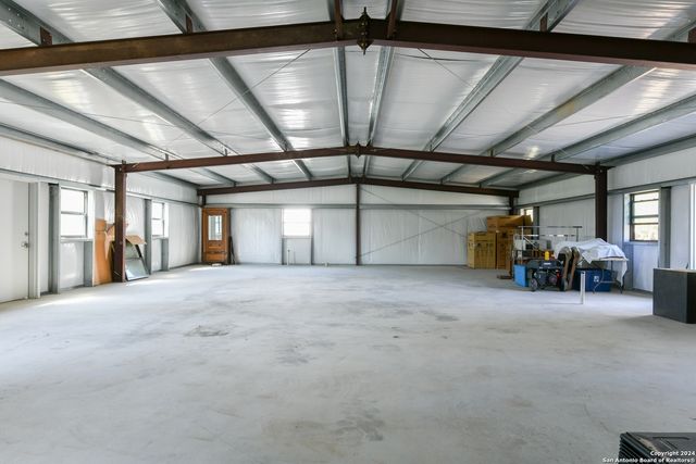 270 Camelot Ln, San Antonio, TX 78264