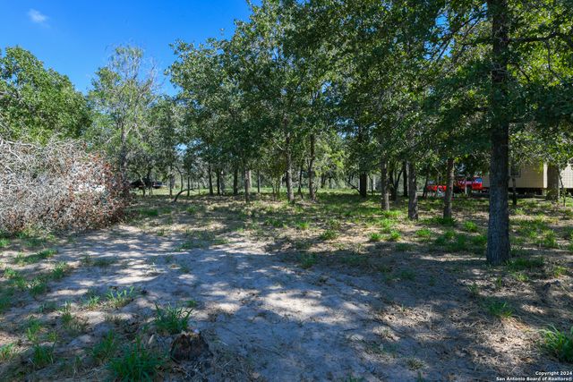 270 Camelot Ln, San Antonio, TX 78264