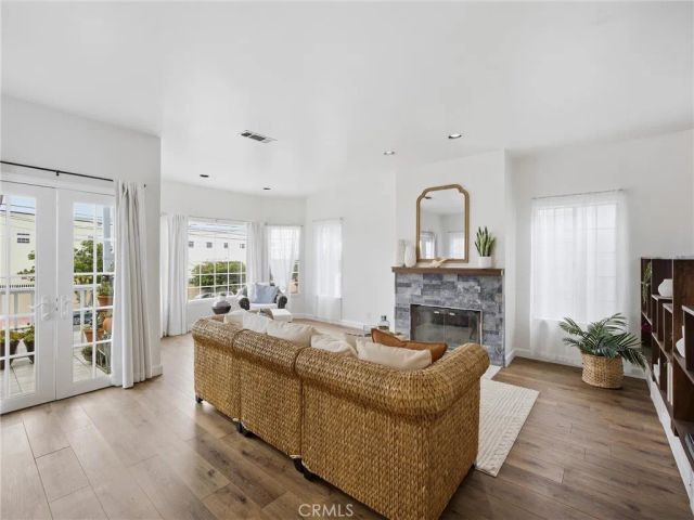 2909 S Pacific Avenue, San Pedro, CA 90731