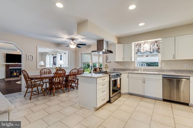 9720 HUNTLEY DR, La Plata, MD 20646