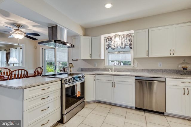 9720 HUNTLEY DR, La Plata, MD 20646
