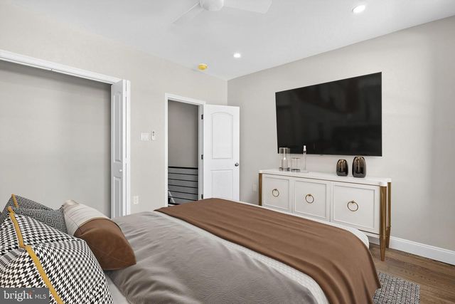 221 N HOBART ST, Philadelphia, PA 19139