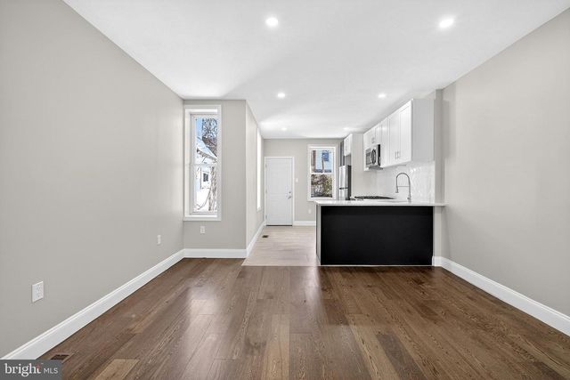 221 N HOBART ST, Philadelphia, PA 19139