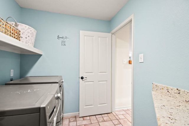 91 Alden Glen Drive, The Woodlands, TX 77382