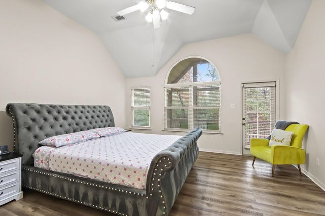 91 Alden Glen Drive, The Woodlands, TX 77382