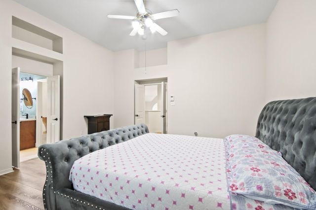 91 Alden Glen Drive, The Woodlands, TX 77382