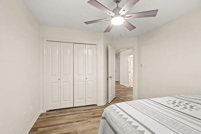 91 Alden Glen Drive, The Woodlands, TX 77382