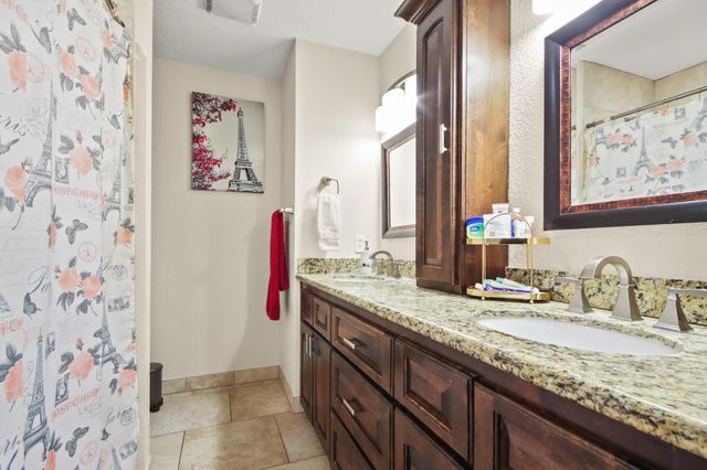 91 Alden Glen Drive, The Woodlands, TX 77382