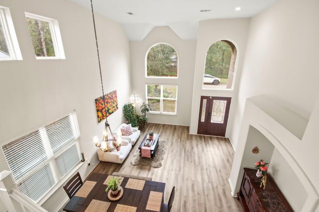 91 Alden Glen Drive, The Woodlands, TX 77382