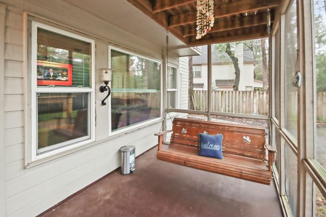 91 Alden Glen Drive, The Woodlands, TX 77382