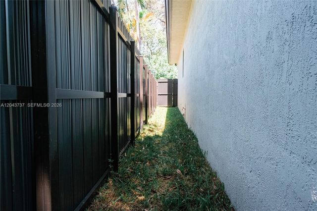 2522 NW 9th Place, Fort Lauderdale, FL 33311